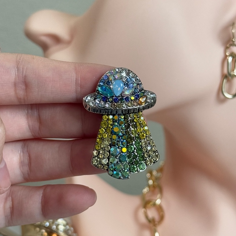 Colorful Crystal UFO Brooch - Picture 7 of 9